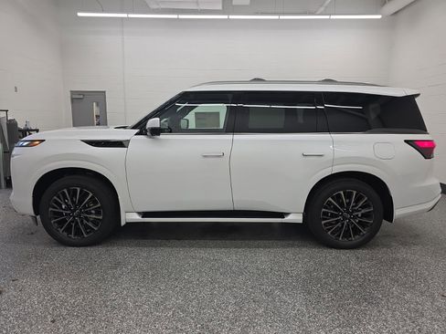 New 2026 INFINITI QX80 Autograph image 2
