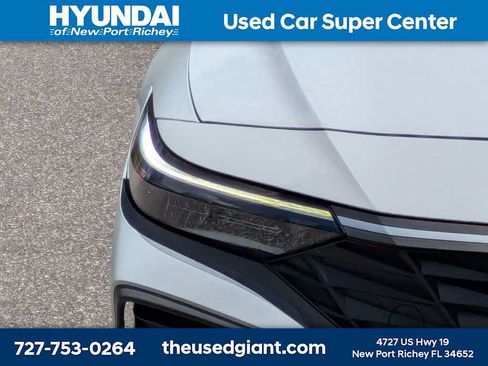 Used 2024 Hyundai Elantra SEL FWD image 9
