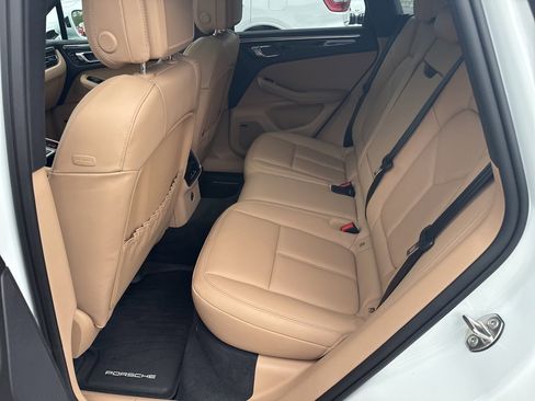 Used 2025 Porsche Macan image 22