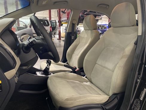 Used 2013 Kia Rio LX image 9
