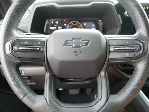 Certified 2024 Chevrolet Colorado Trail Boss w/ Technology Package AWD/4WD image 25