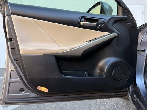 Used 2018 Lexus IS 300 AWD w/ Comfort Package image 27