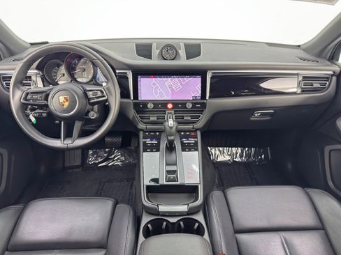 Used 2023 Porsche Macan image 13