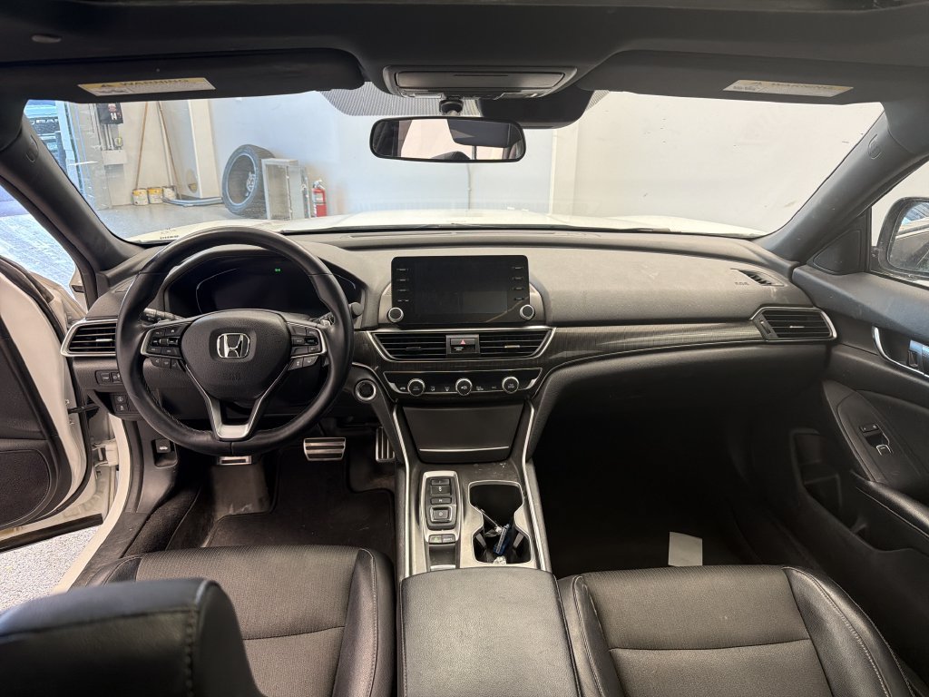 Used 2018 Honda Accord Sport image 7