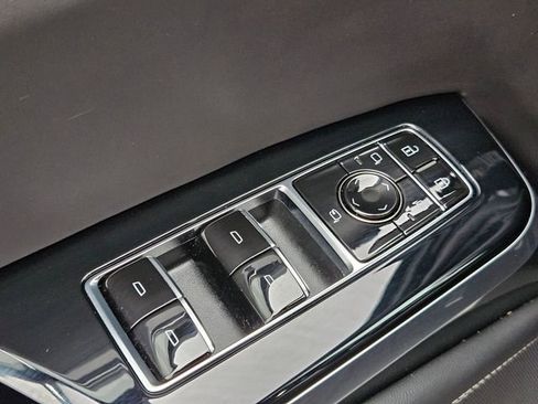 Used 2025 Cadillac Escalade V w/ LPO, ONYX Package image 26