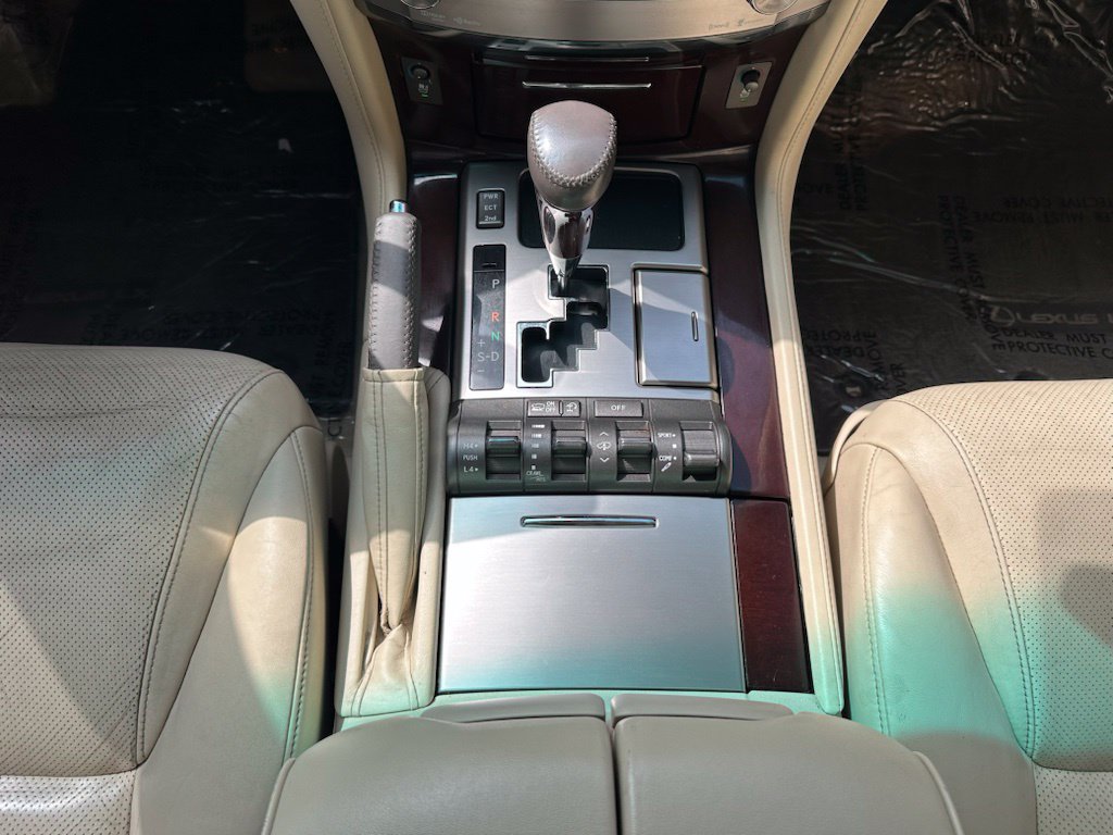 Used 2013 Lexus LX 570 4WD image 33