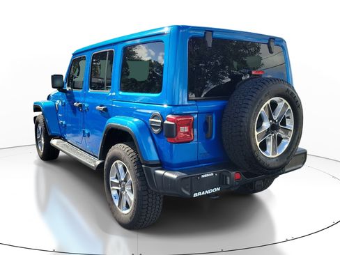Used 2021 Jeep Wrangler Unlimited Sahara AWD/4WD image 6
