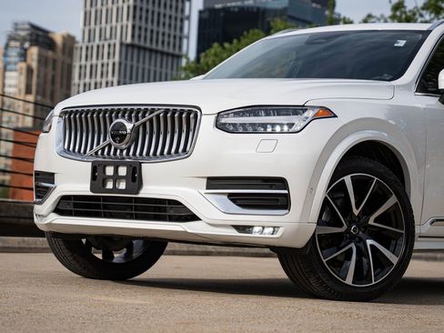 Certified 2024 Volvo XC90 B5 Plus w/ Protection Package Premier AWD/4WD image 2
