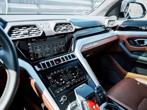 Used 2023 Lamborghini Urus S image 67