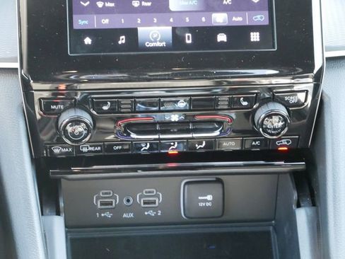 New 2026 Jeep Grand Cherokee Laredo AWD/4WD image 15