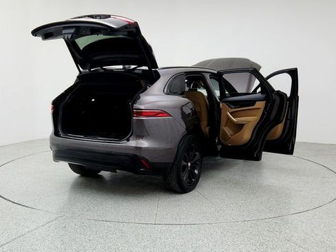 Certified 2023 Jaguar F-PACE S image 11