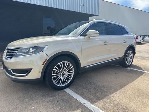 Used 2018 Lincoln MKX Reserve w/ Driver Assistance Package image 2
