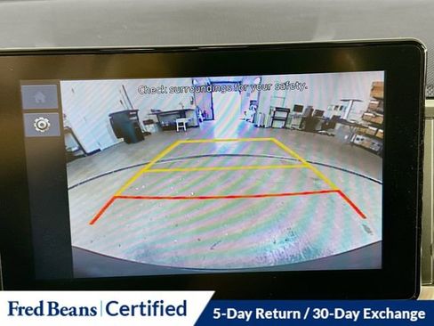 Certified 2025 Hyundai Venue SEL image 26