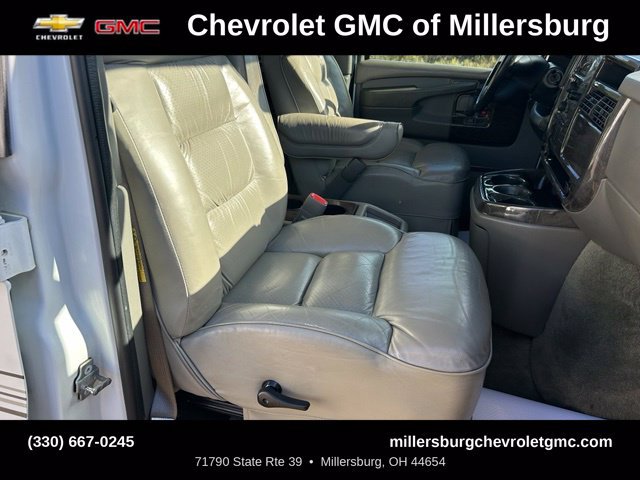 Used 2004 GMC Savana 1500 w/ Preferred Equipment Group RWD image 30