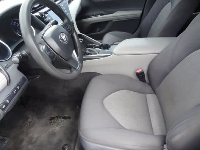 Used 2018 Toyota Camry LE FWD image 6