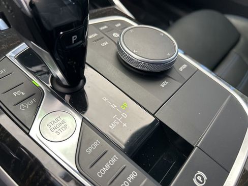 Used 2019 BMW 330i Sedan w/ M Sport Package image 8