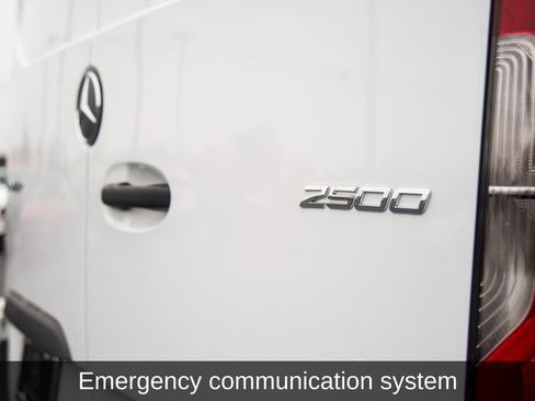 Used 2025 Mercedes-Benz Sprinter 2500 image 19