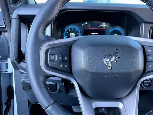 Used 2025 Ford Bronco Badlands w/ Sasquatch Package image 23