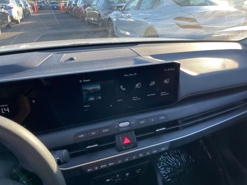 Used 2025 Kia K4 LXS image 21