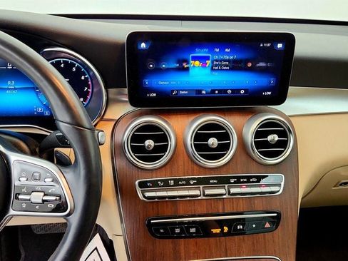 Used 2022 Mercedes-Benz GLC 300 4MATIC image 16