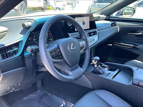 Used 2025 Lexus ES 350 FWD image 9