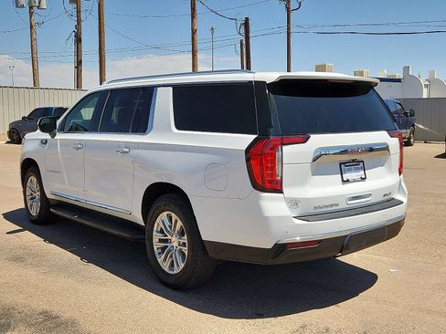 Used 2023 GMC Yukon XL SLT RWD image 3
