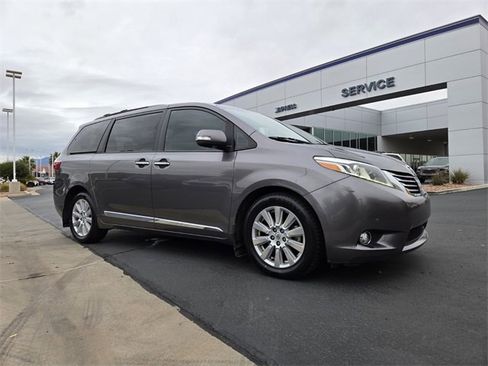 Used 2017 Toyota Sienna Limited Premium w/ Advanced Technology Package image 2