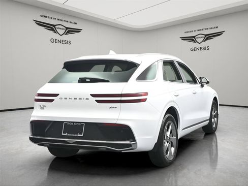 Used 2026 Genesis GV70 2.5T Select image 6
