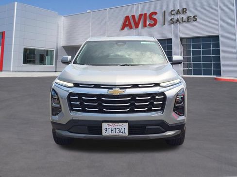 Used 2025 Chevrolet Equinox LT FWD image 2