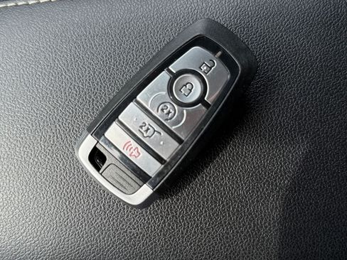 Used 2023 Ford Escape Platinum w/ Premium Technology Package AWD/4WD image 31