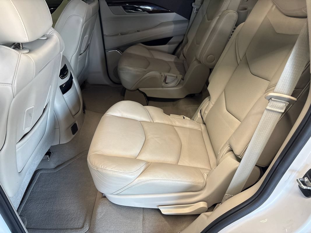 Used 2016 Cadillac Escalade Premium AWD/4WD image 30