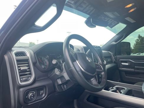 Used 2024 RAM 2500 Big Horn w/ Night Edition AWD/4WD image 9