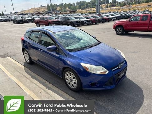 Used 2012 Ford Focus SE FWD image 2