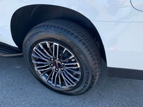 New 2026 GMC Yukon XL Elevation w/ Elevation Premium Package AWD/4WD image 11