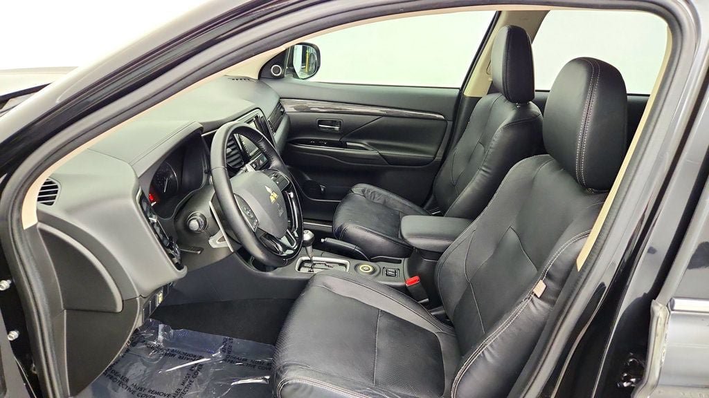 Used 2016 Mitsubishi Outlander GT AWD/4WD image 19