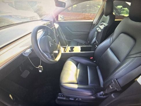Used 2021 Tesla Model Y Long Range image 7