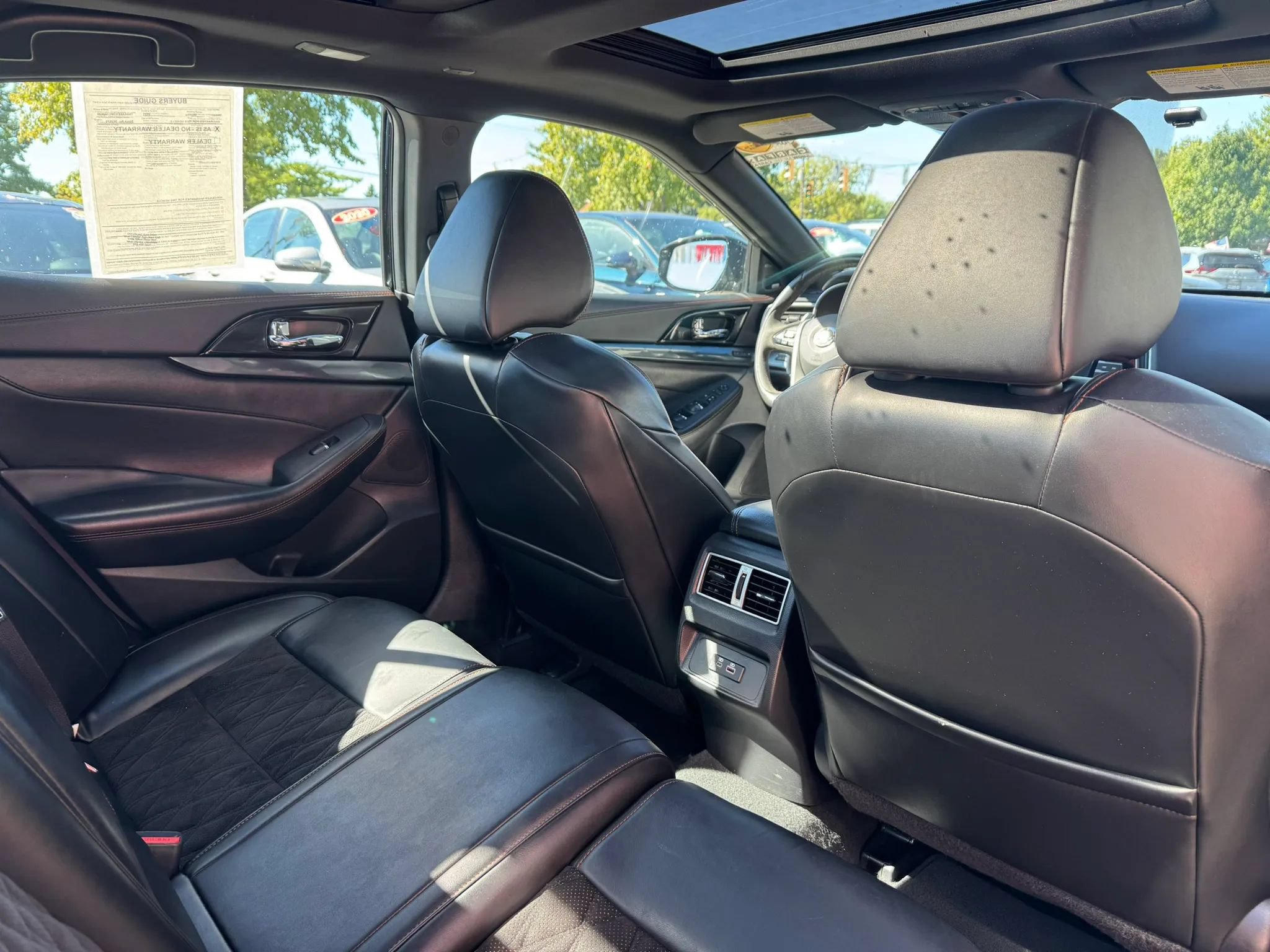 Used 2021 Nissan Maxima SR w/ Sport Mat Group FWD image 16