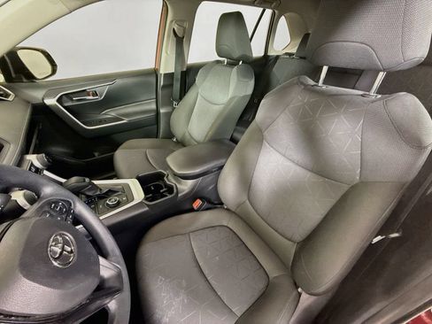 Used 2024 Toyota RAV4 XLE AWD/4WD image 11