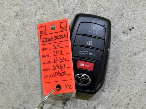 Certified 2025 Toyota Highlander Platinum image 33