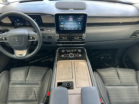 Certified 2020 Lincoln Navigator Black Label w/ Cargo Convenience Package AWD/4WD image 12
