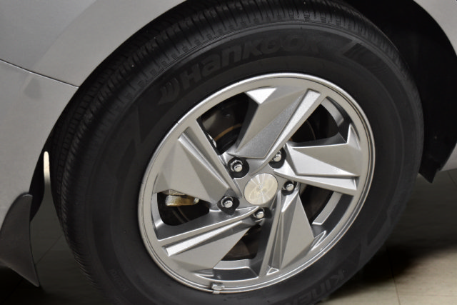Used 2026 Hyundai Elantra SE FWD image 30