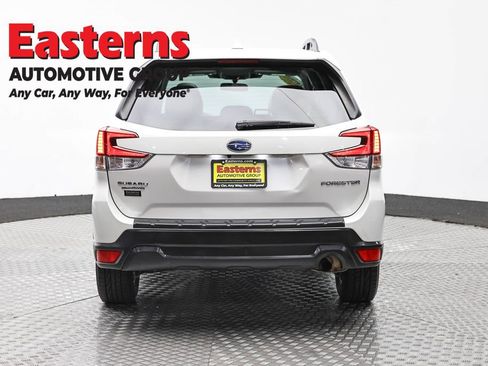 Used 2022 Subaru Forester Premium AWD/4WD image 6