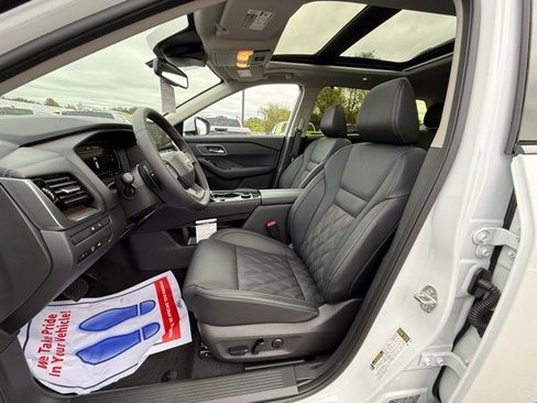 New 2026 Nissan Rogue Platinum w/ Platinum Premium Package image 12