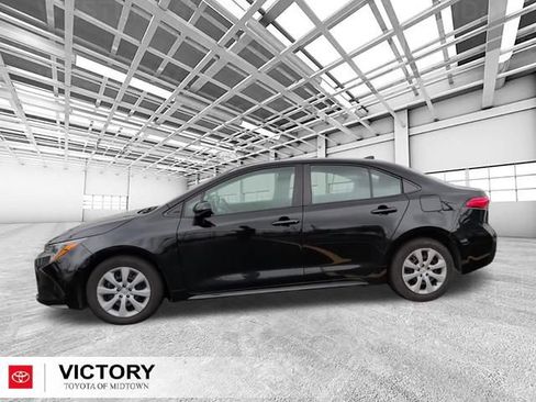 Used 2024 Toyota Corolla LE FWD image 7