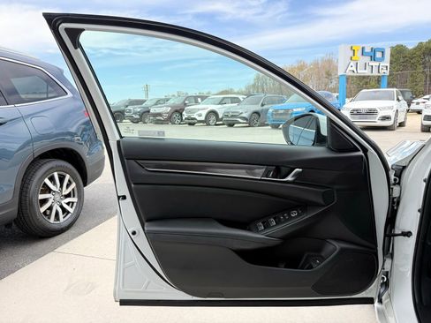 Used 2019 Honda Accord Sport image 13