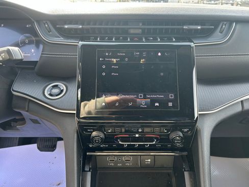 Used 2023 Jeep Grand Cherokee L Altitude image 18