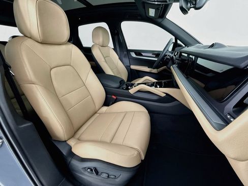 New 2026 Porsche Cayenne AWD/4WD image 30