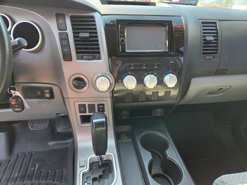 Used 2012 Toyota Tundra 4x4 Double Cab image 7