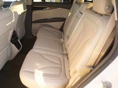 Used 2018 Lincoln MKX Reserve w/ Driver Assistance Package image 13