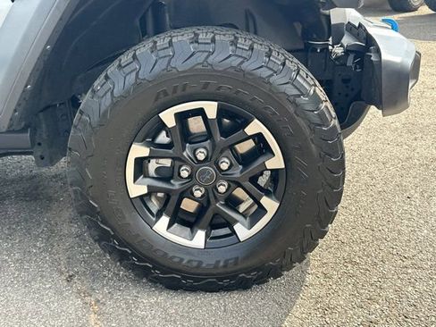 Certified 2025 Jeep Wrangler Unlimited Rubicon 4xe w/ Convenience Group AWD/4WD image 14